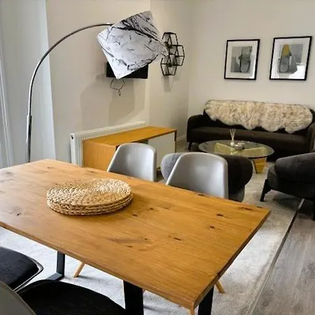 Flat A, 60 Cheltenham Mount, Harrogate, Hg1 1dl Vendégház