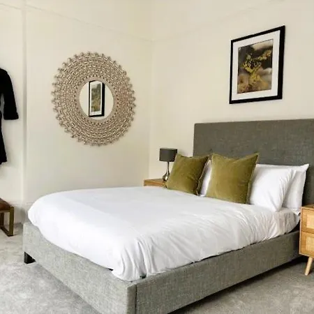 Flat A, 60 Cheltenham Mount, Harrogate, Hg1 1dl Harrogate