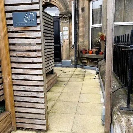Flat A, 60 Cheltenham Mount, Harrogate, Hg1 1dl *